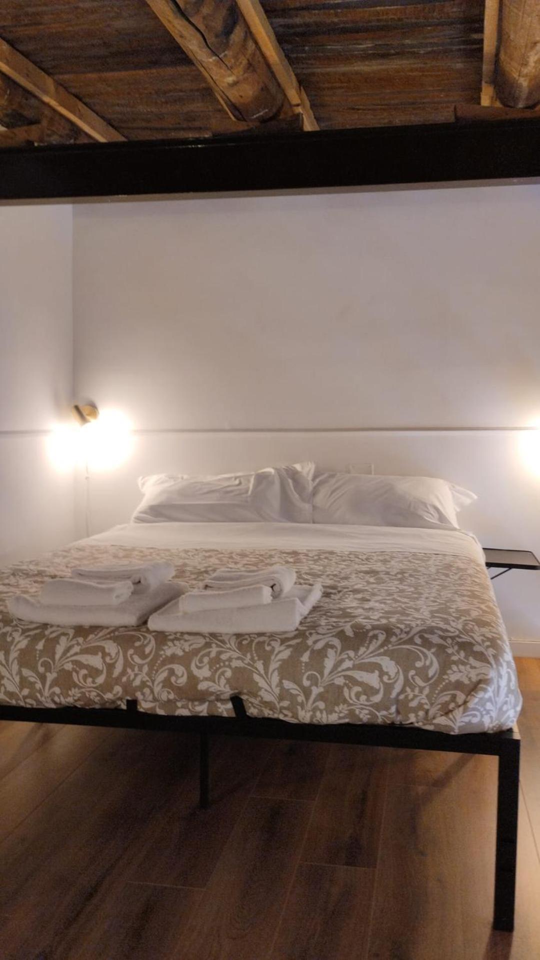 Residence E Appartamenti Cavallerizza Napoli Esterno foto