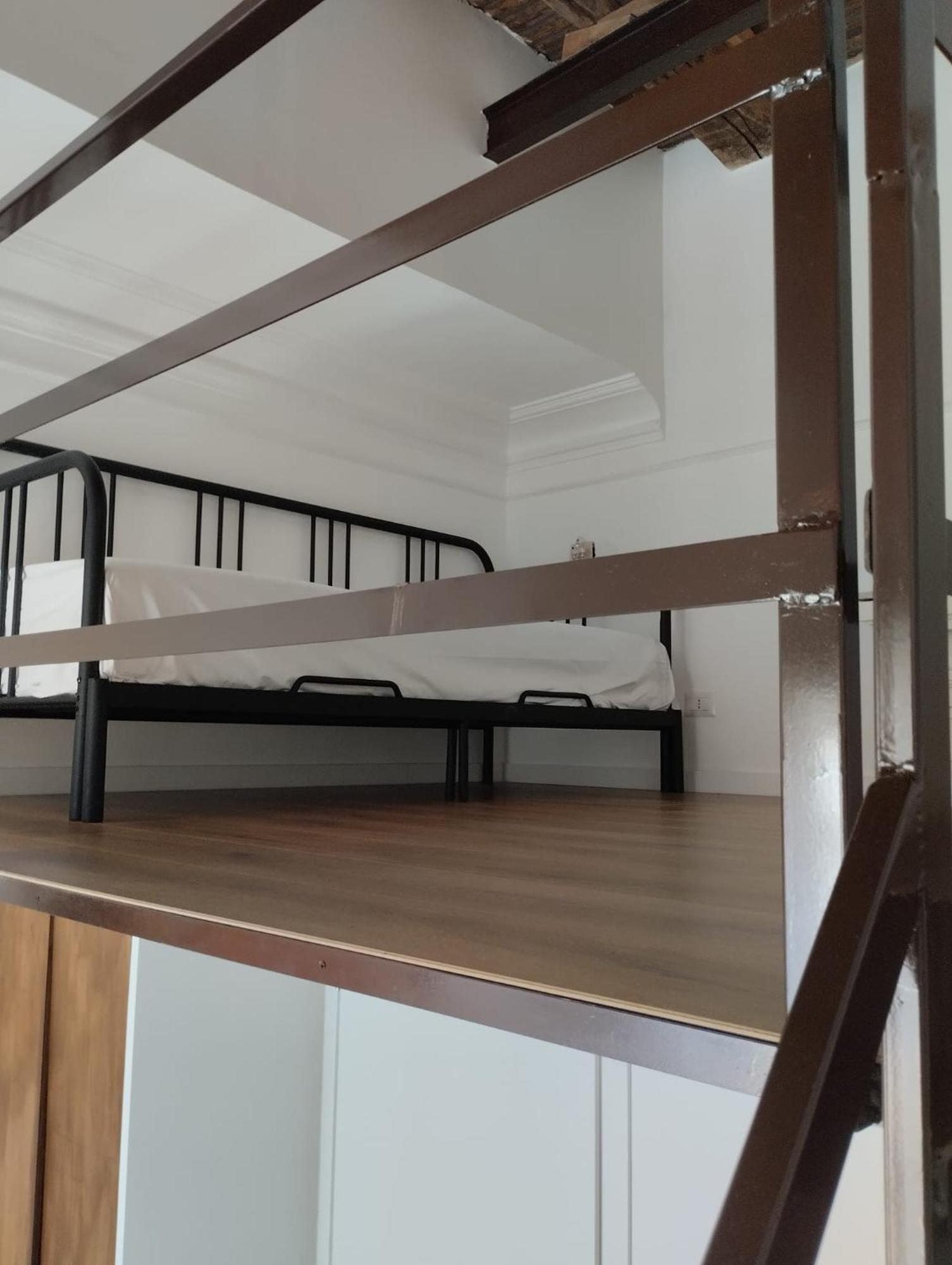 Residence E Appartamenti Cavallerizza Napoli Esterno foto