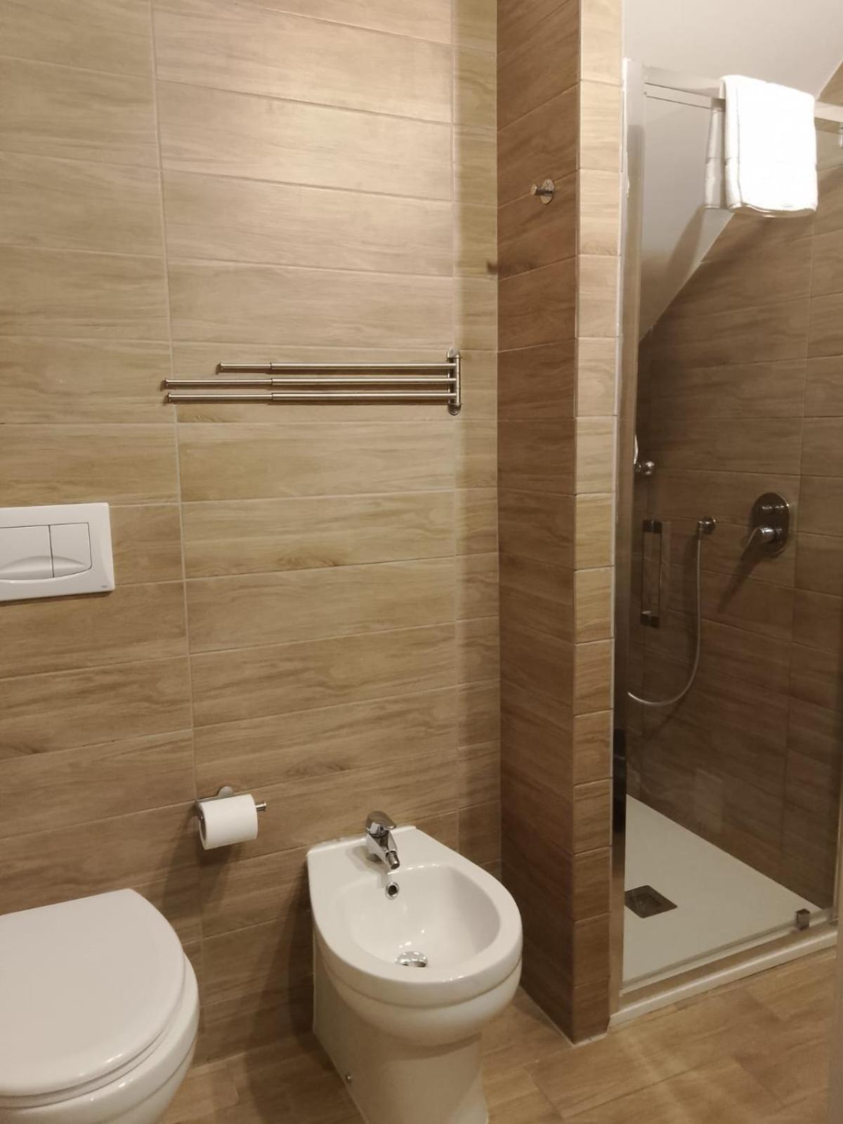 Residence E Appartamenti Cavallerizza Napoli Esterno foto