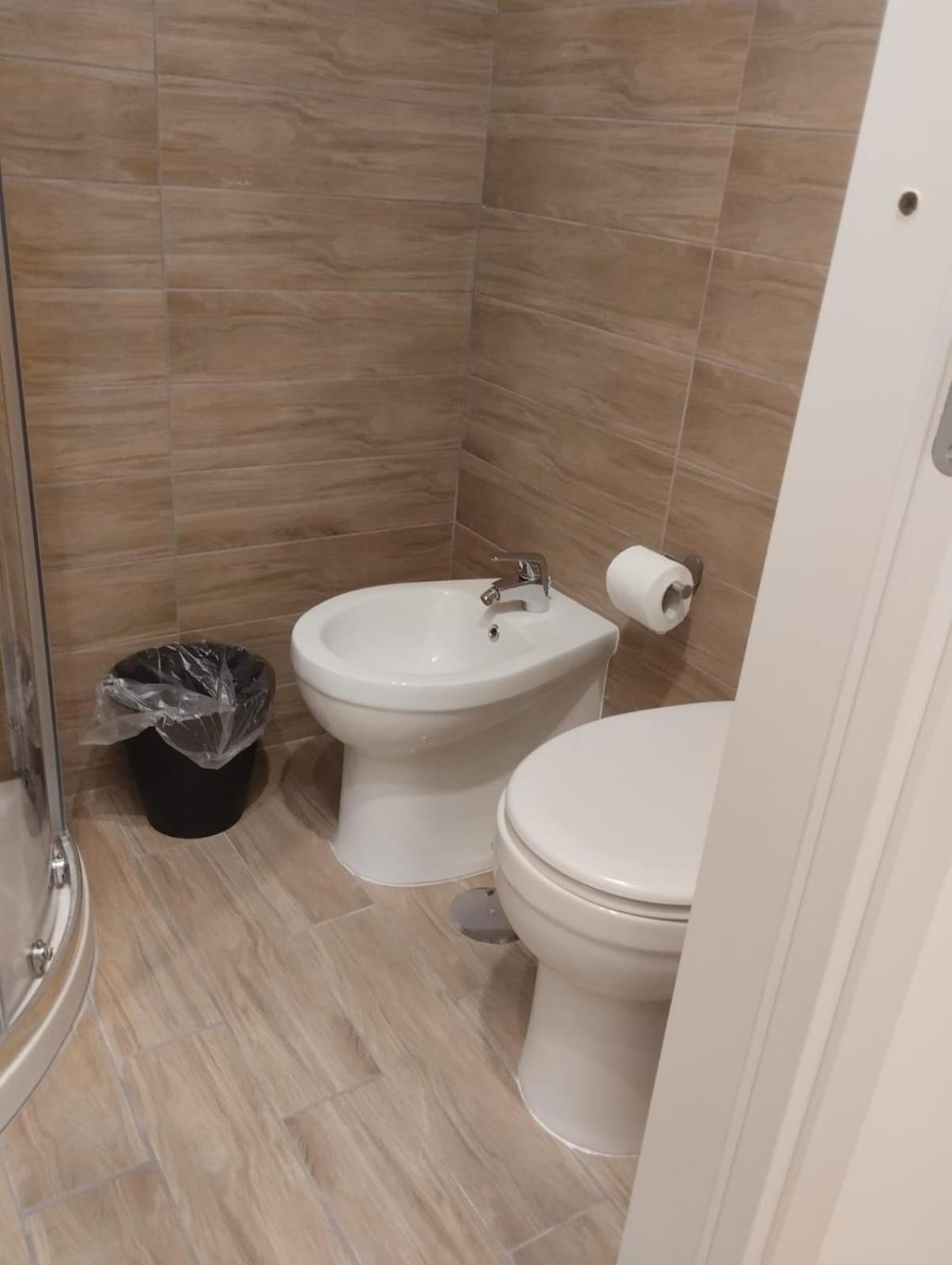 Residence E Appartamenti Cavallerizza Napoli Esterno foto