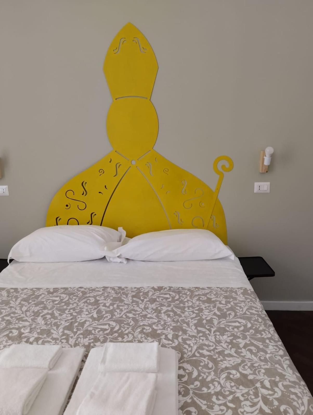 Residence E Appartamenti Cavallerizza Napoli Esterno foto