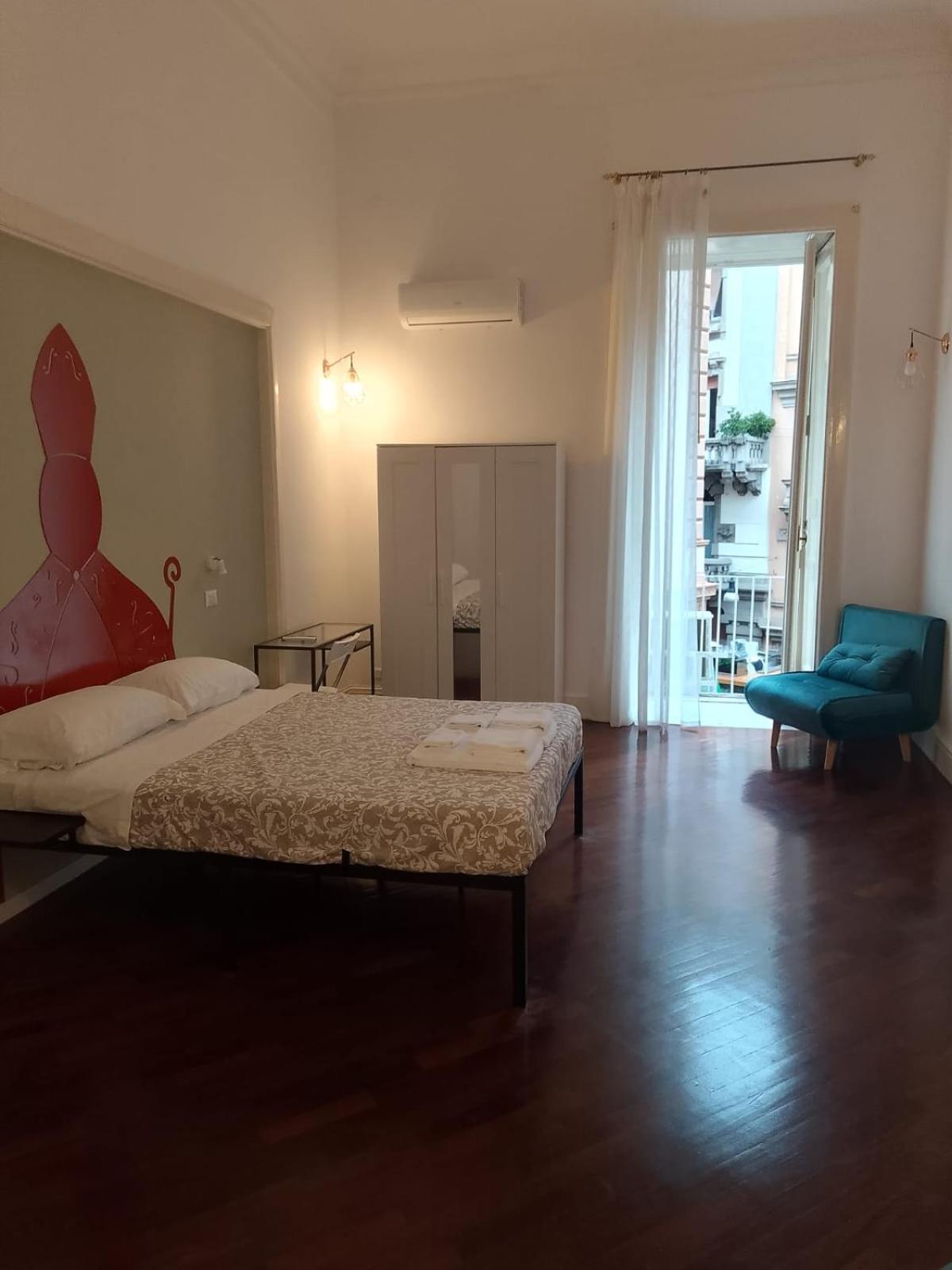 Residence E Appartamenti Cavallerizza Napoli Esterno foto