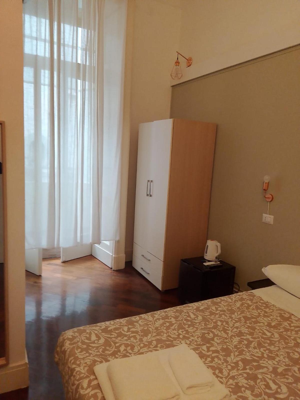 Residence E Appartamenti Cavallerizza Napoli Esterno foto